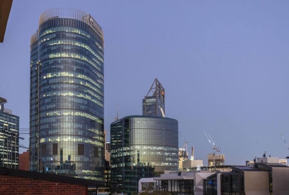 Luxury Spacious Near Kings Park Apartment