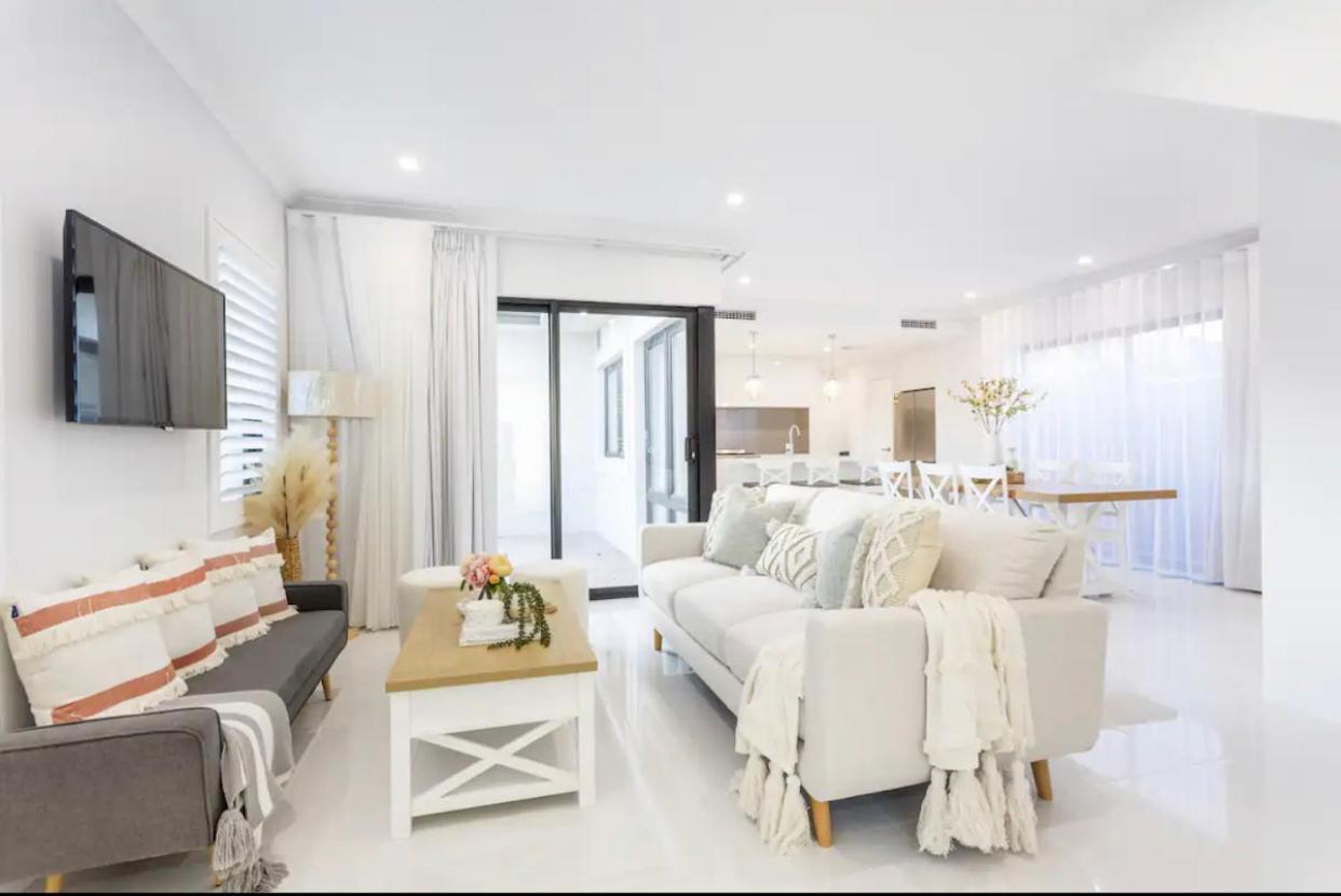 East Vic Park Luxe New Holiday home Perth