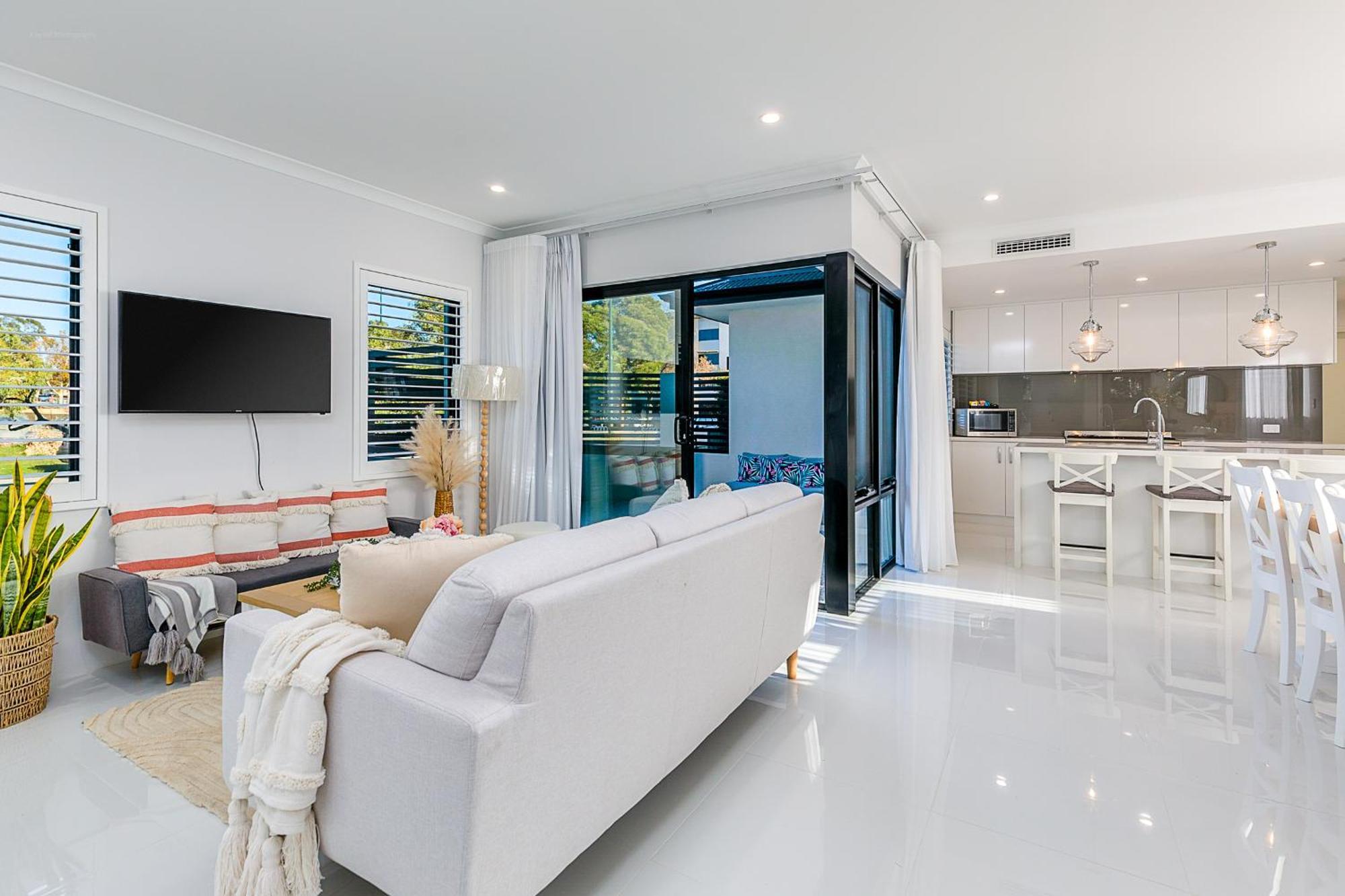 East Vic Park Luxe New * Perth