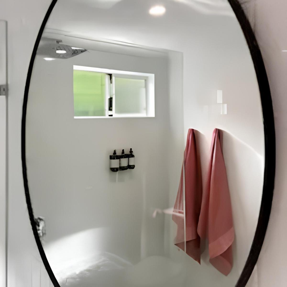 Bed & Breakfast Between The And The Sea W/ King Size Bed Perth