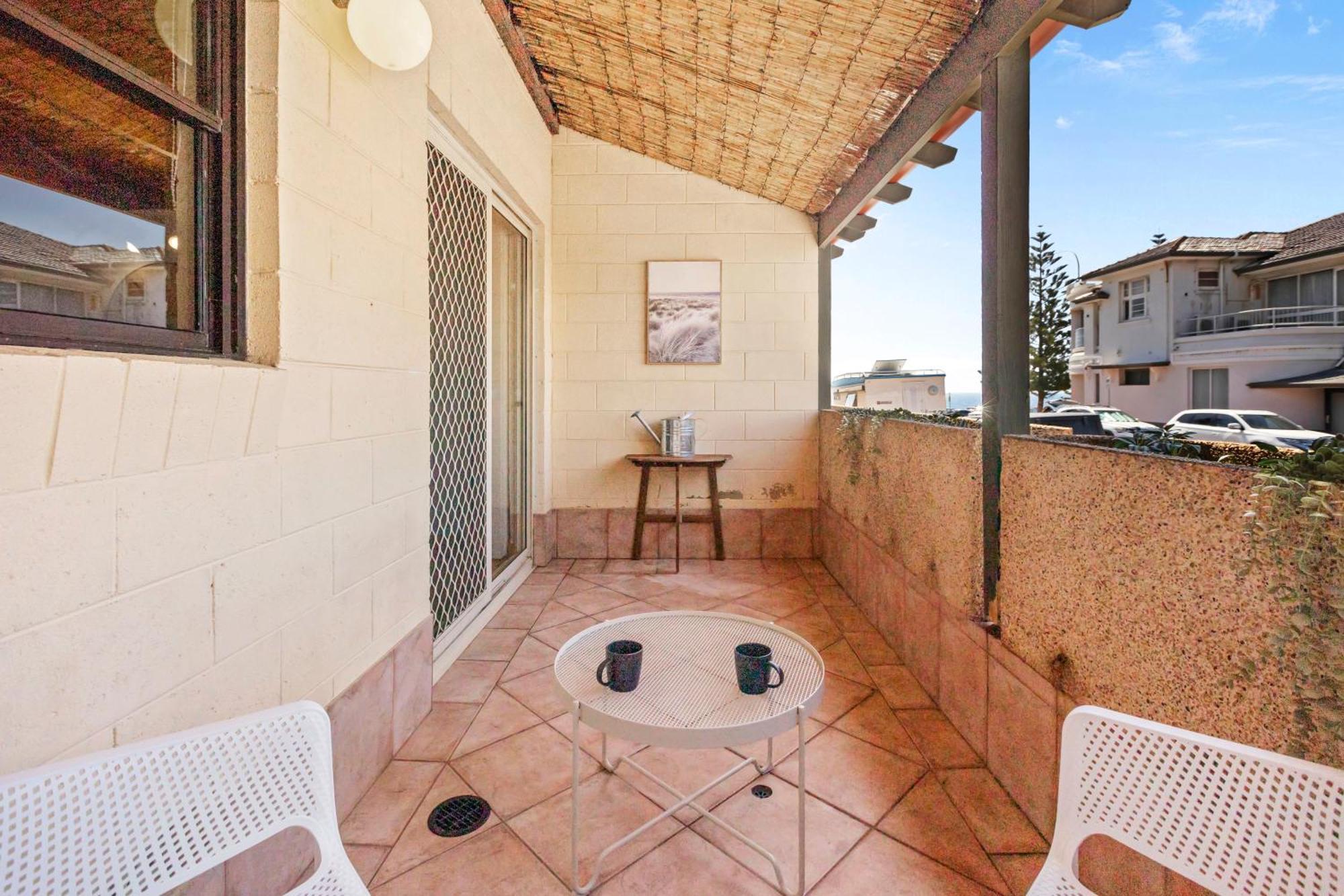Apartment 15 Cottesloe - Steps From - Sleeps 3
