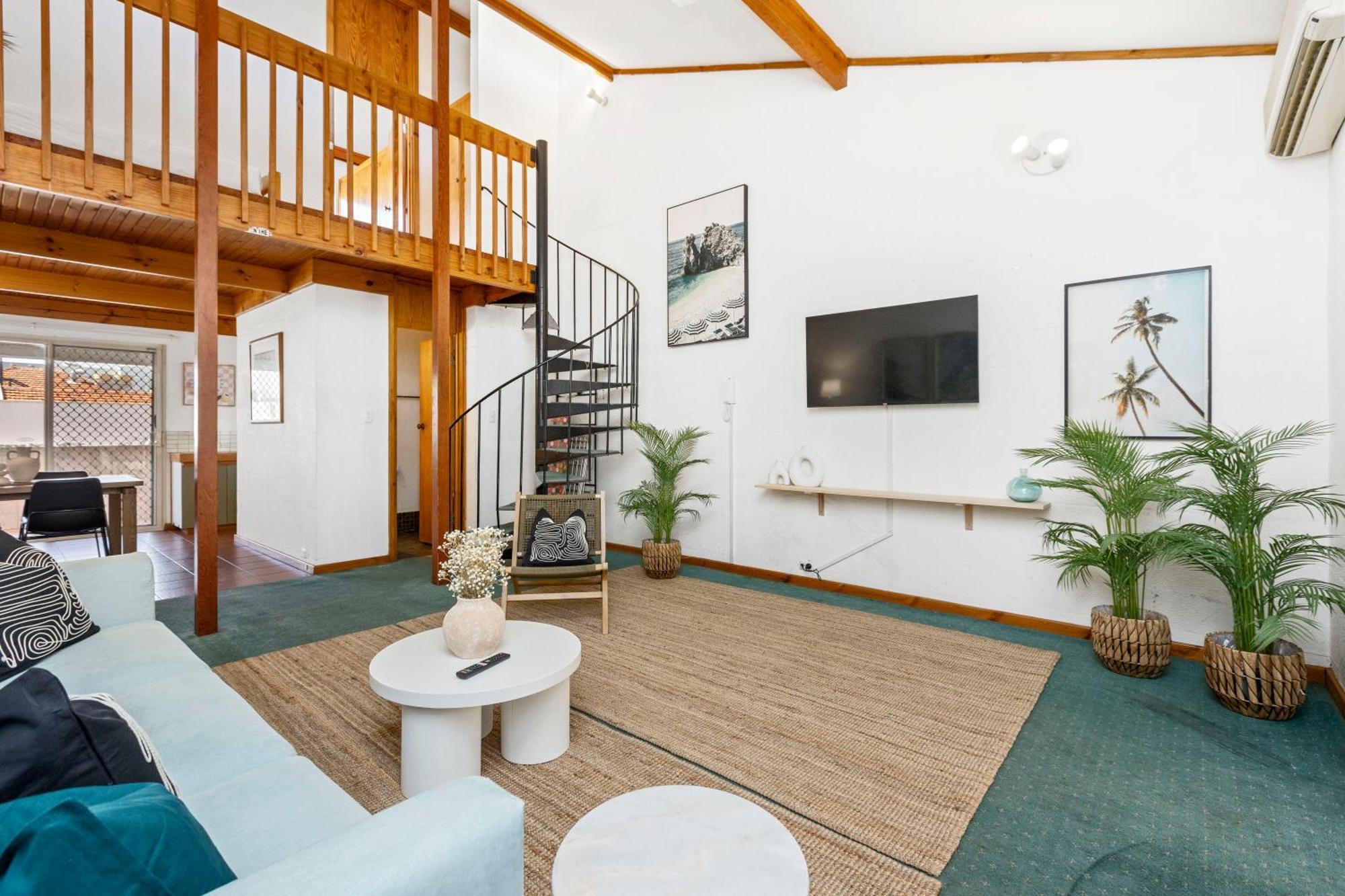 15 Cottesloe - Steps From - Sleeps 3 Perth