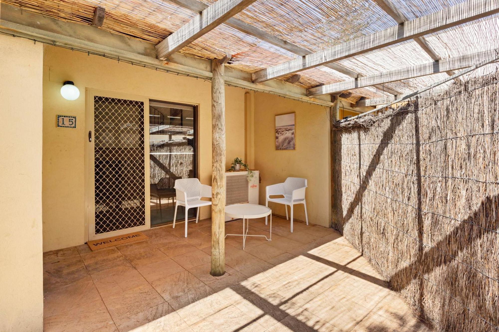 Apartment 15 Cottesloe - Steps From - Sleeps 3