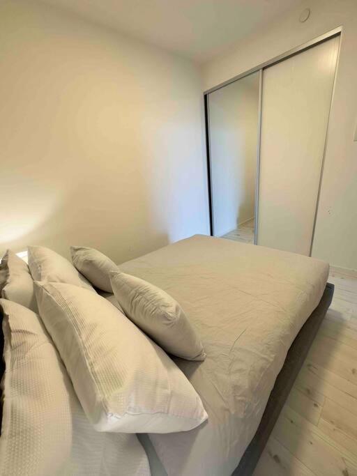 Apartment Scarborough Oceanview 2br Special Rate