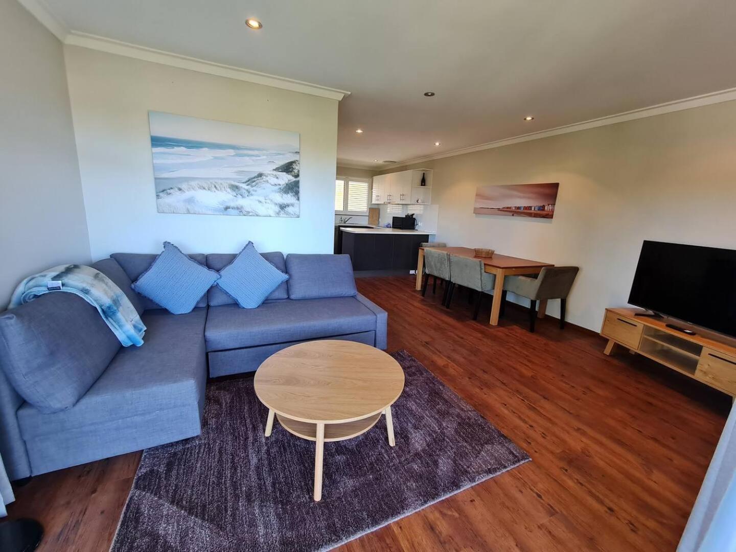 Summer Breeze - Holiday Or Business Apartment