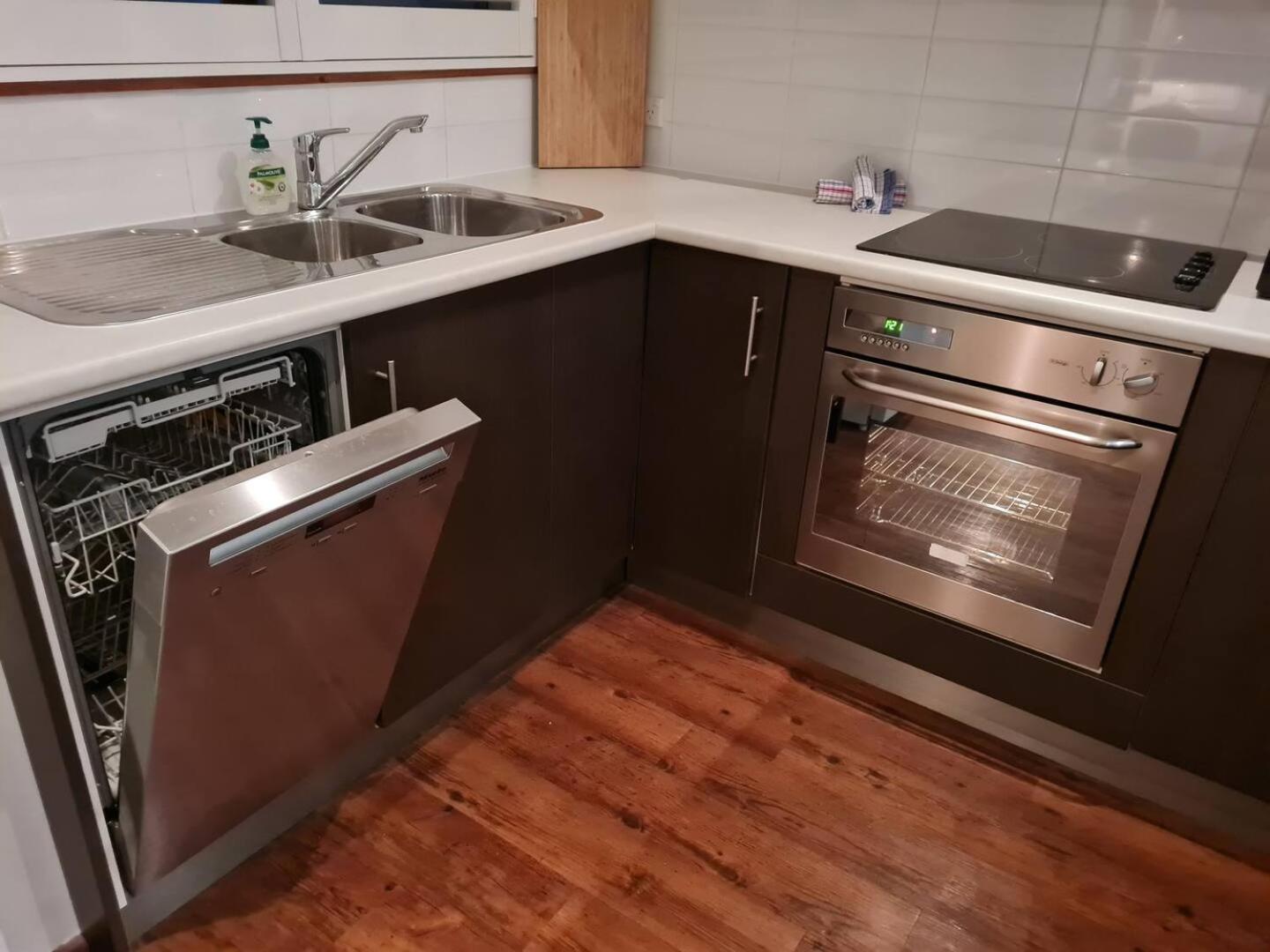 Summer Breeze - Holiday Or Business Apartment Perth