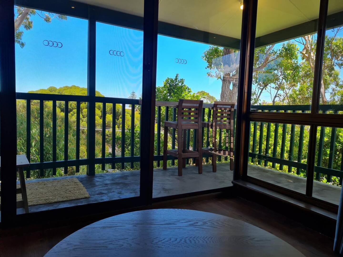 Summer Breeze - Holiday Or Business Apartment * Perth