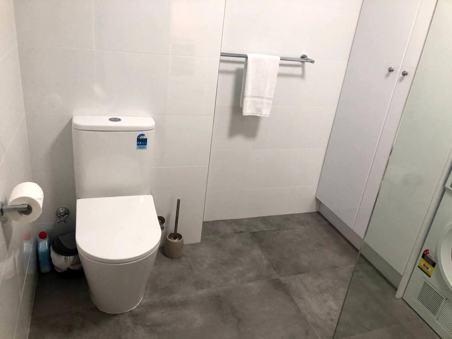 West Lagoon 123 - Location & Views!!! * Perth