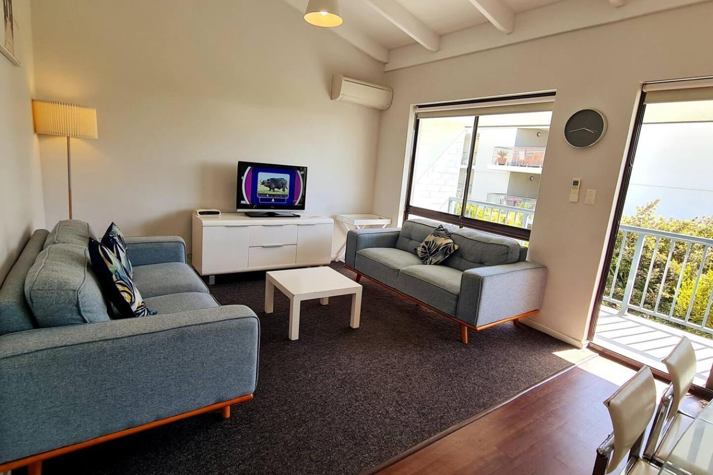 Apartment West Lagoon 213 - Corner Unit! Perth