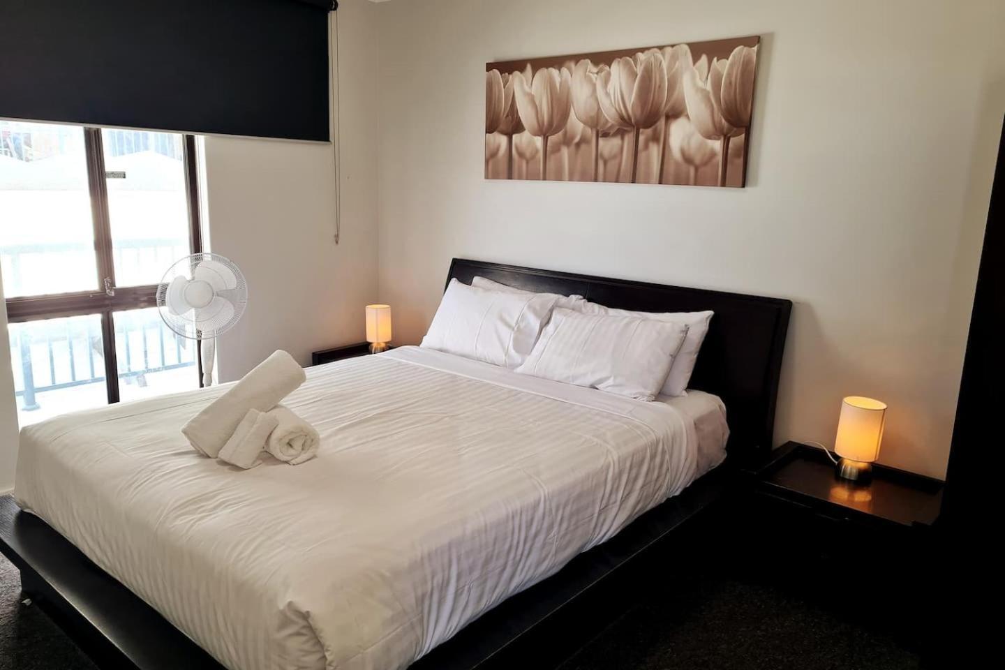 West Lagoon 213 - Corner Unit! * Perth