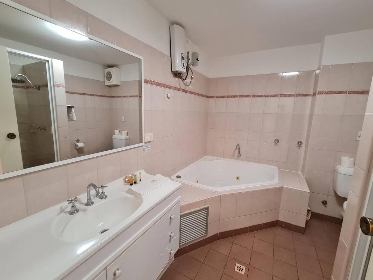 West Lagoon 206 - Sleeps Three! Value!!! *