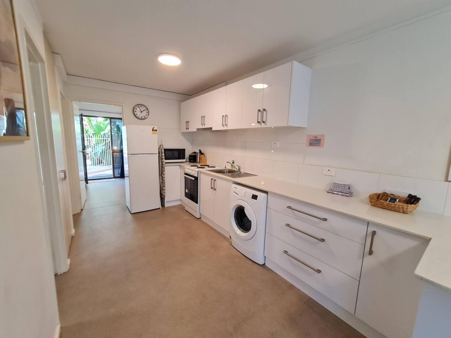 Apartment West Lagoon 206 - Sleeps Three! Value!!!