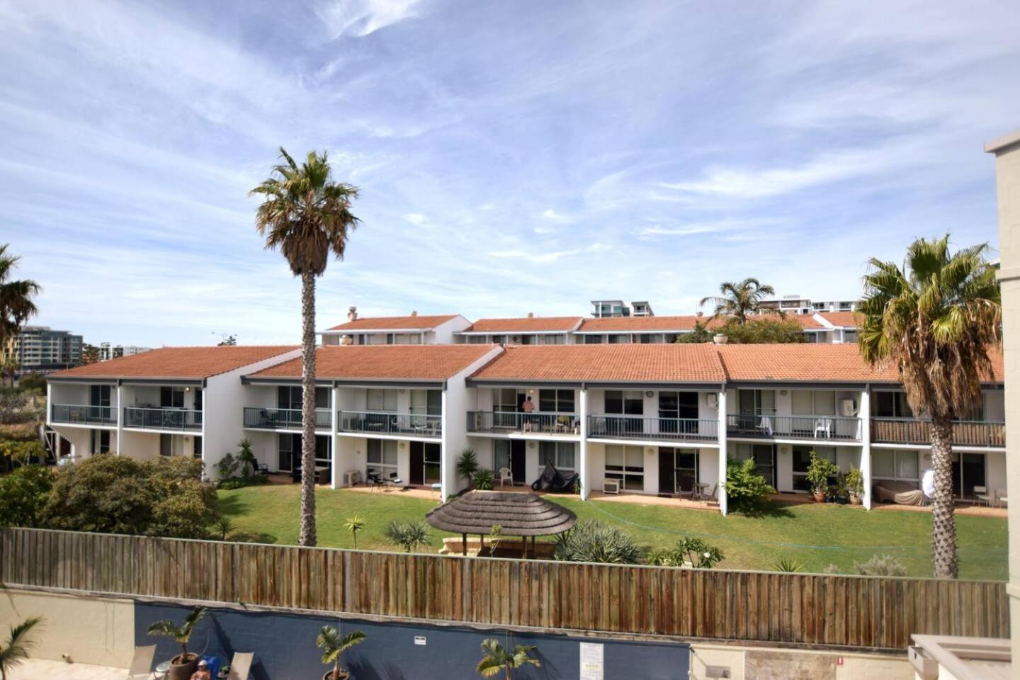 Apartment West Beach Lagoon 204 - Ground Floor!
