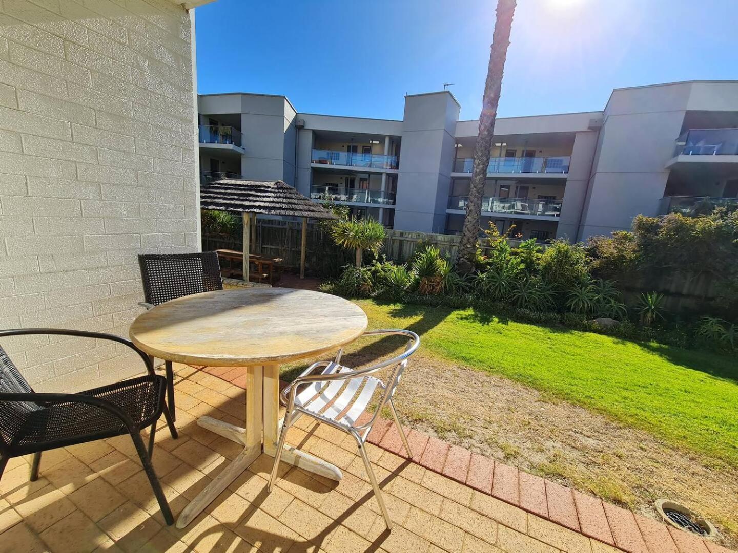West Beach Lagoon 204 - Ground Floor! Apartment Perth