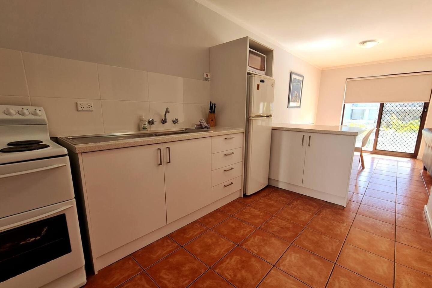 Apartment West Beach Lagoon 204 - Ground Floor!