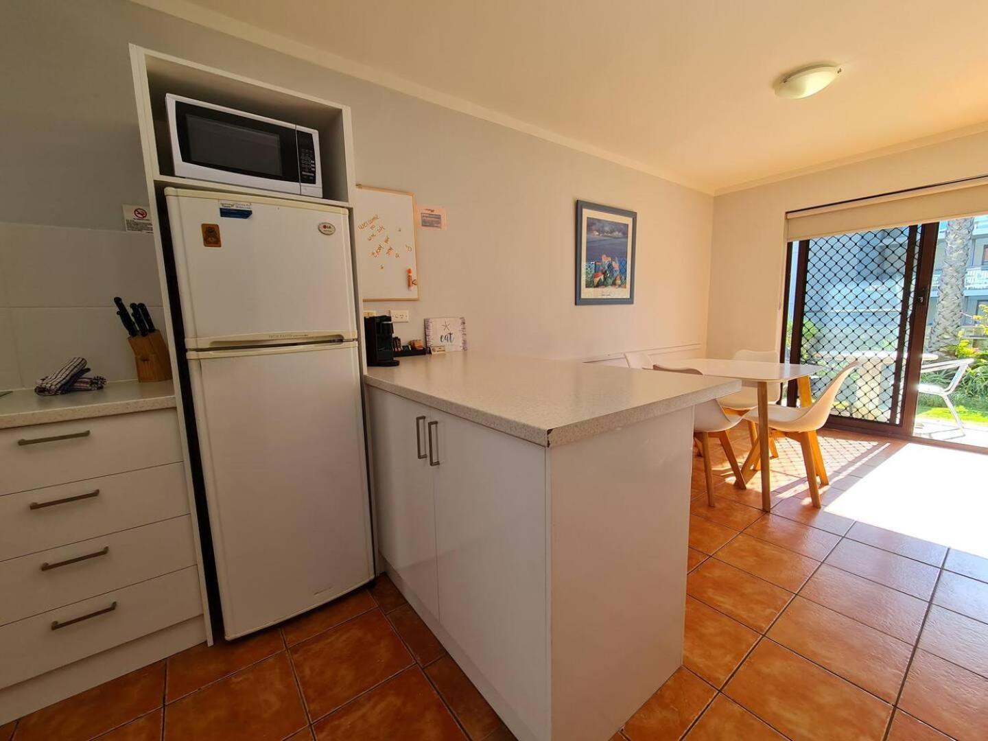 West Beach Lagoon 204 - Ground Floor! Apartment Perth