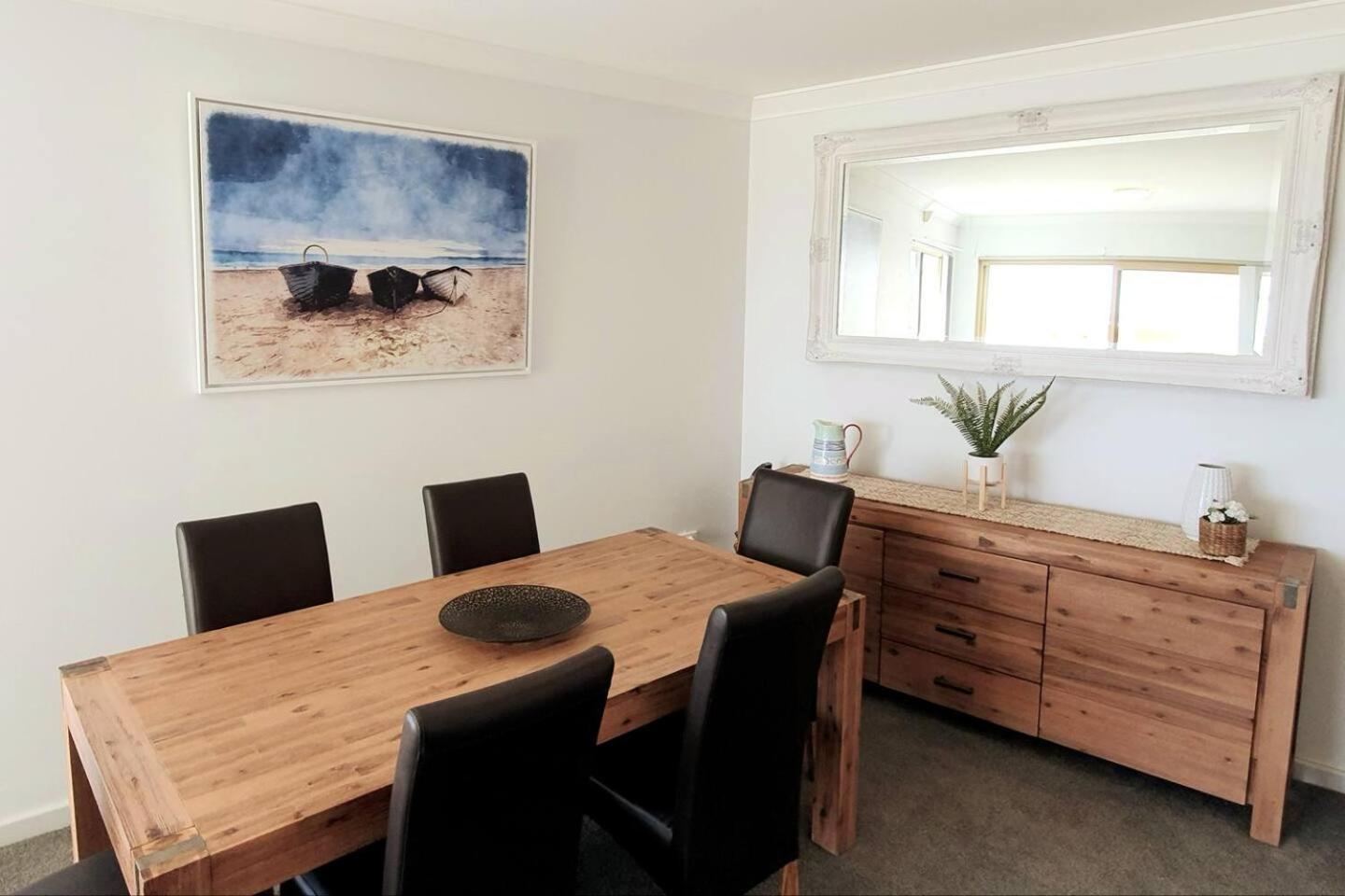 Sandcastles Beachfront Luxury Retreat Apartment