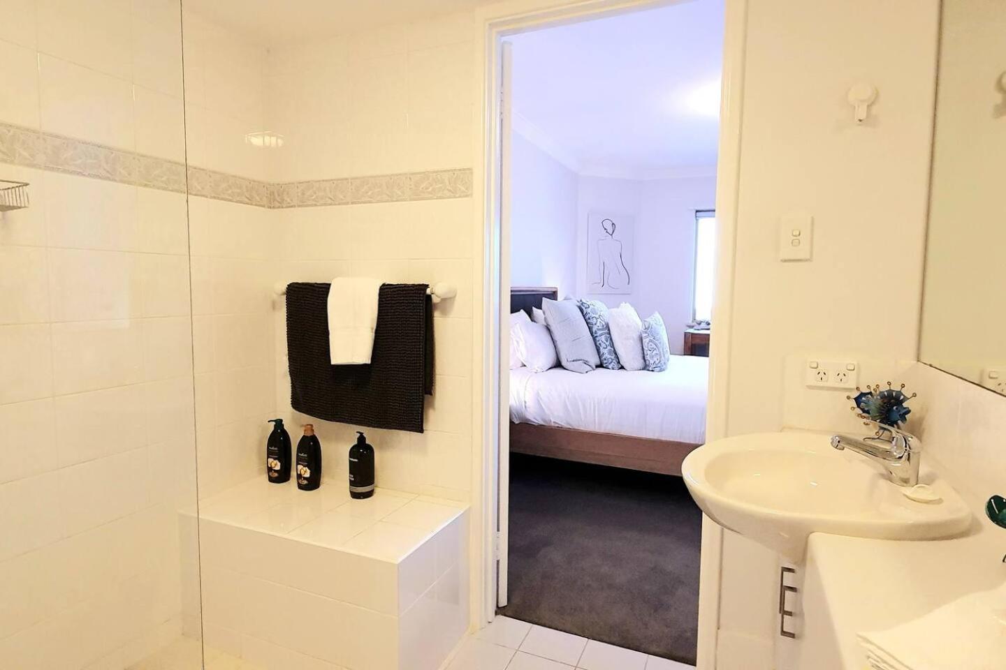 Apartment Sandcastles Beachfront Luxury Retreat