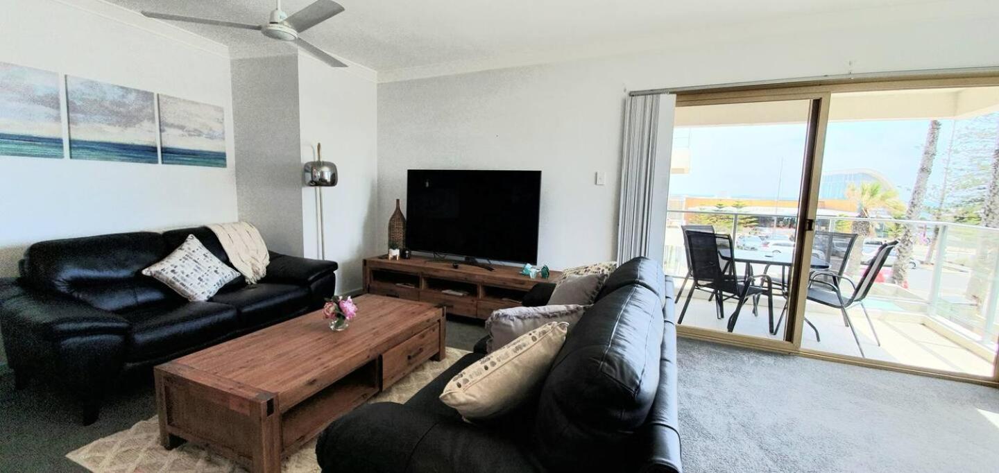 Sandcastles Beachfront Luxury Retreat Apartment *