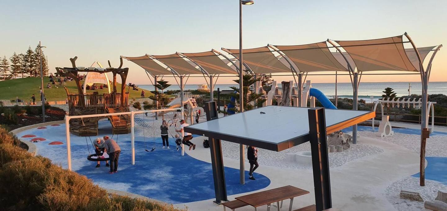 Sandcastles Beachfront Luxury Retreat Apartment