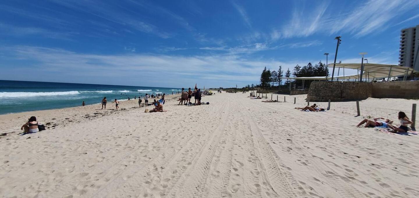 Sandcastles Beachfront Luxury Retreat Apartment *