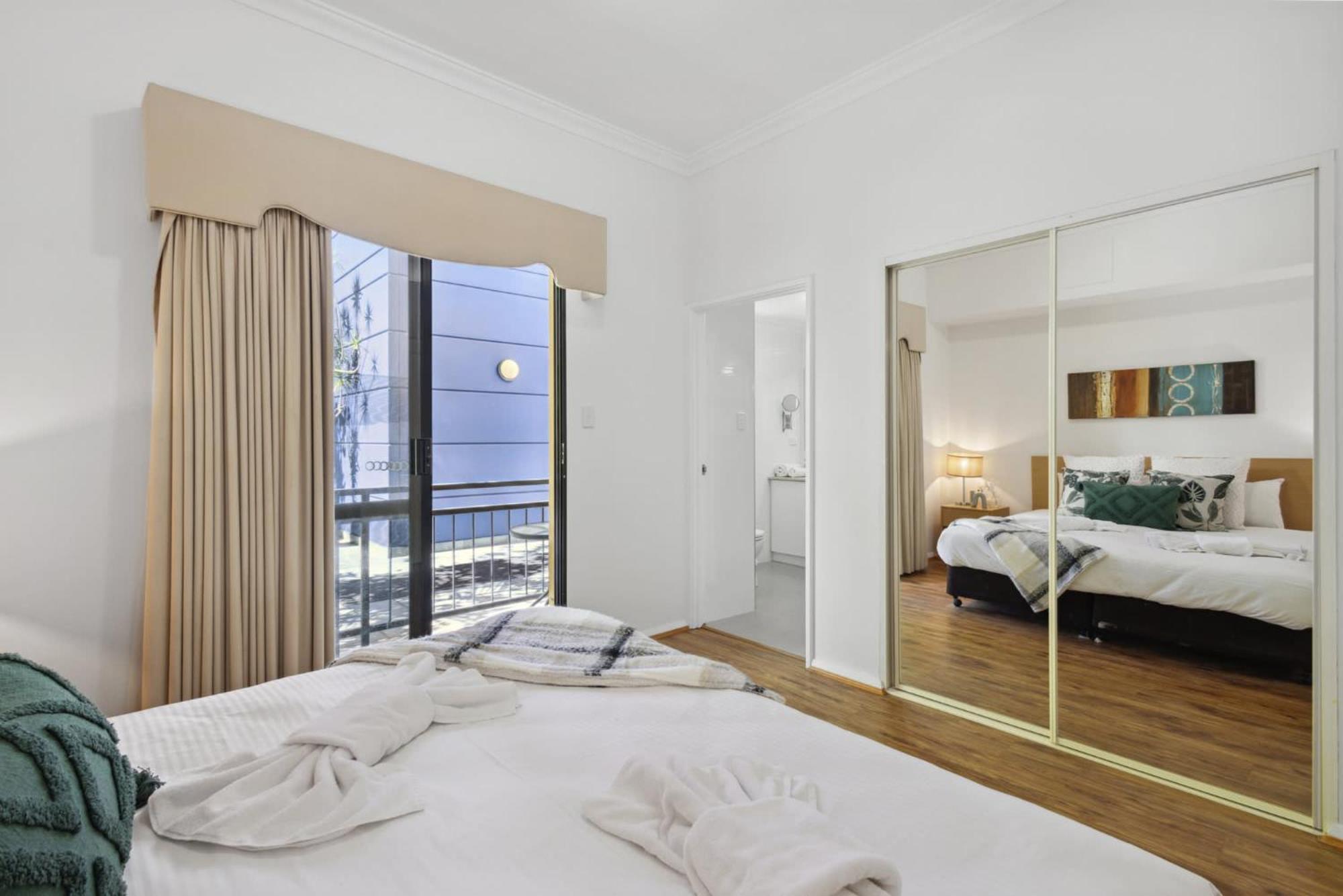 1bdr 1bth 1prk - Street Joy Apartment Perth