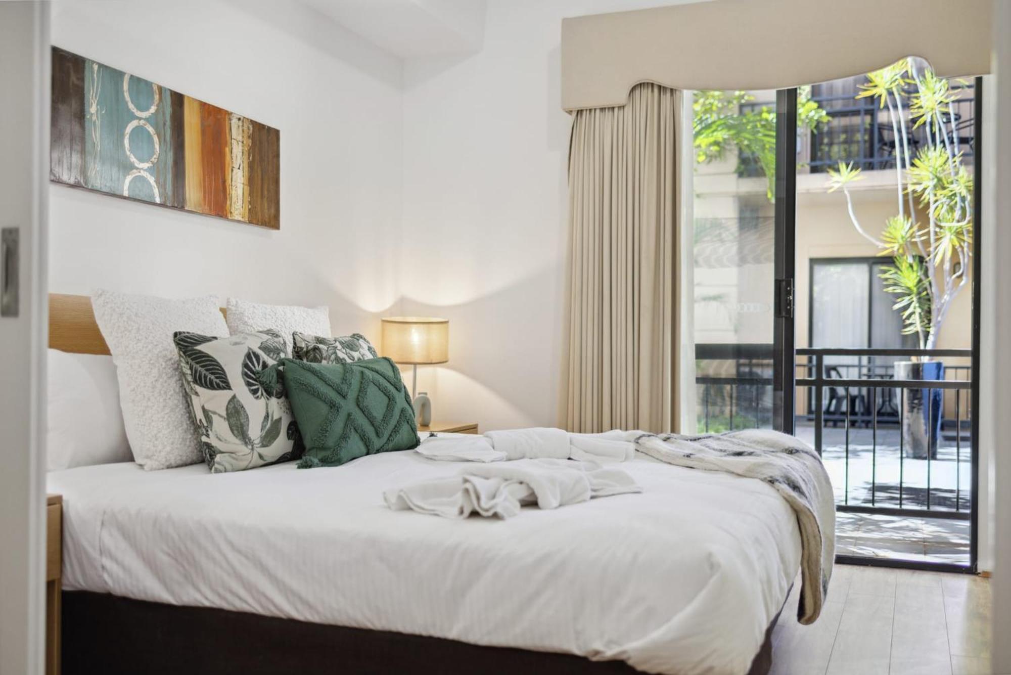 1bdr 1bth 1prk - Street Joy Apartment Perth