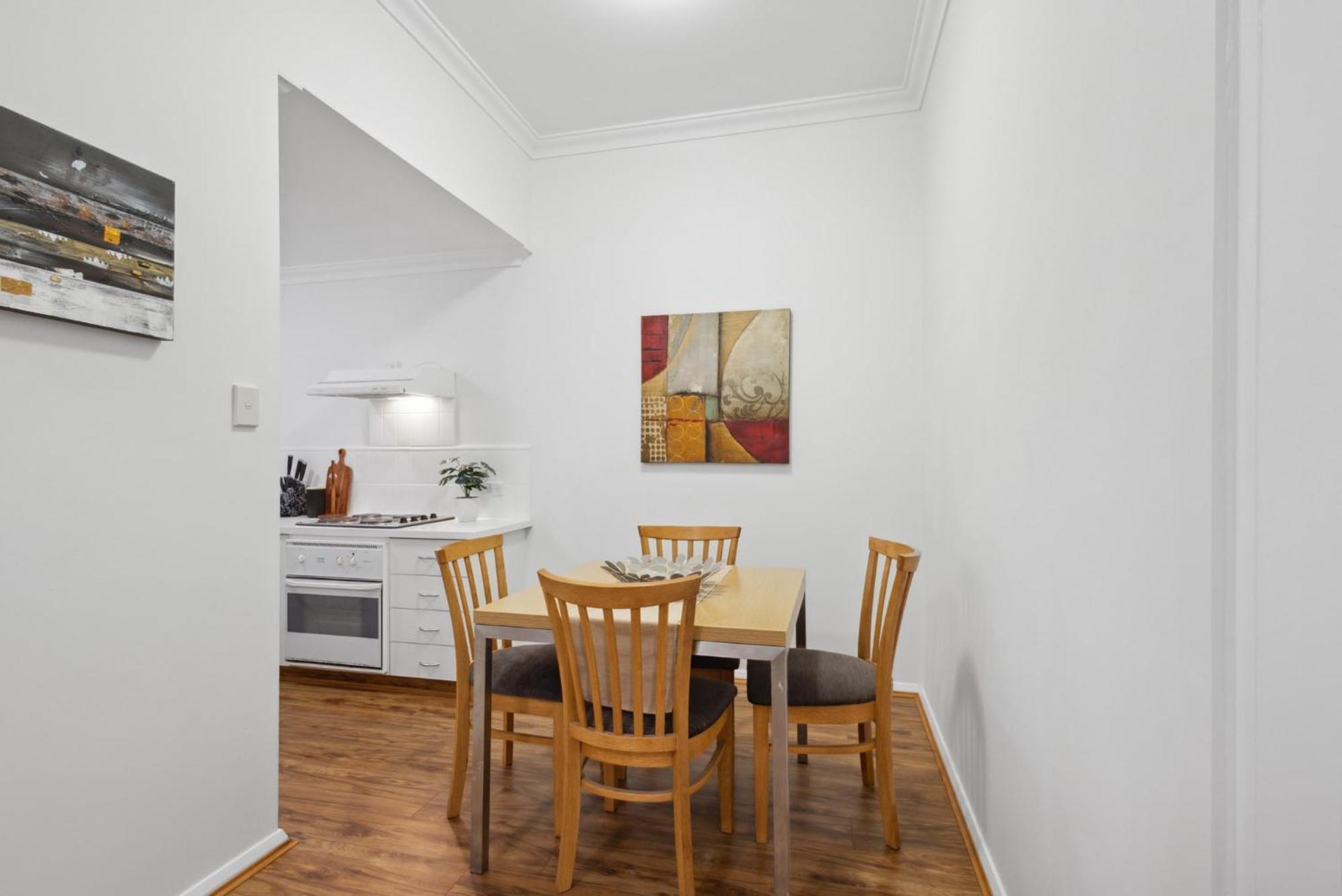 Apartment 1bdr 1bth 1prk - Street Joy