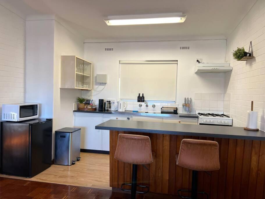 Humble & Cosy, In The Heart Of East Vic Park * Perth