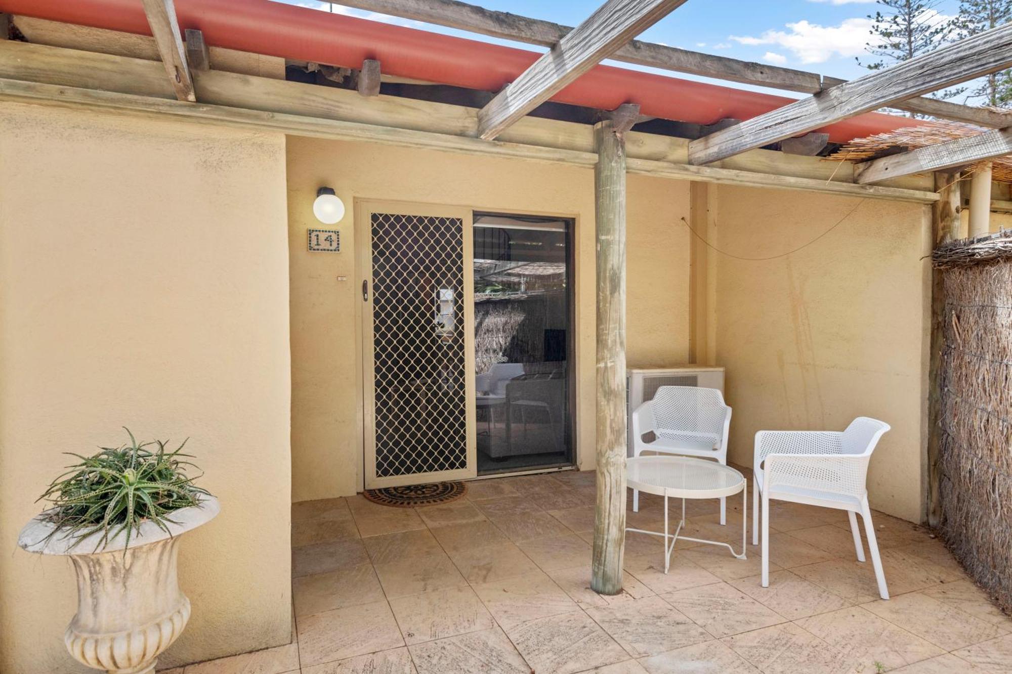 14 Cottesloe - Steps From - Sleeps 2 * Perth