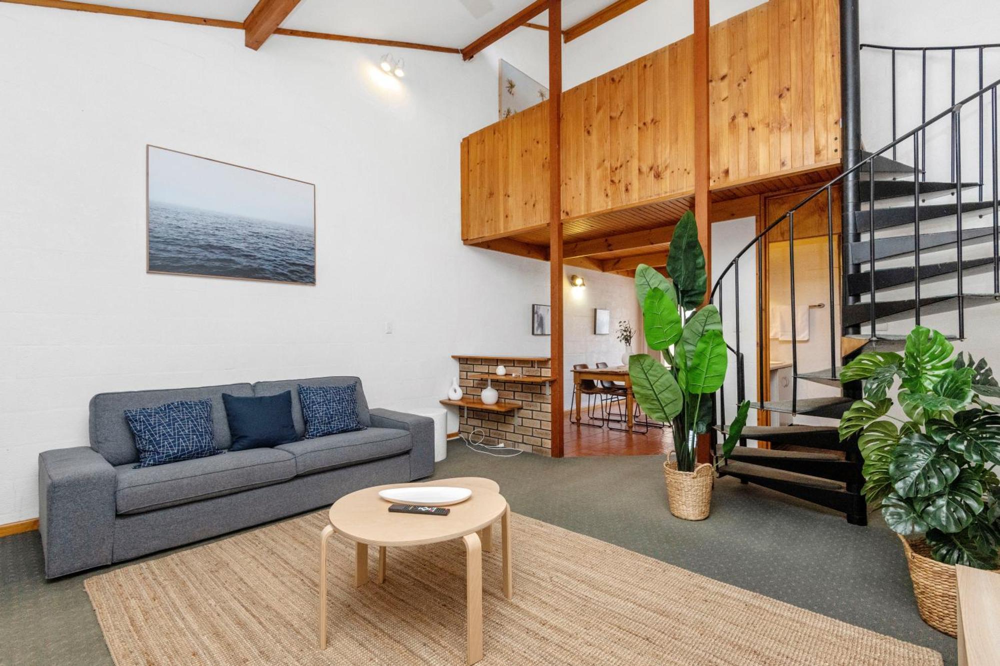 Apartment 14 Cottesloe - Steps From - Sleeps 2 Perth