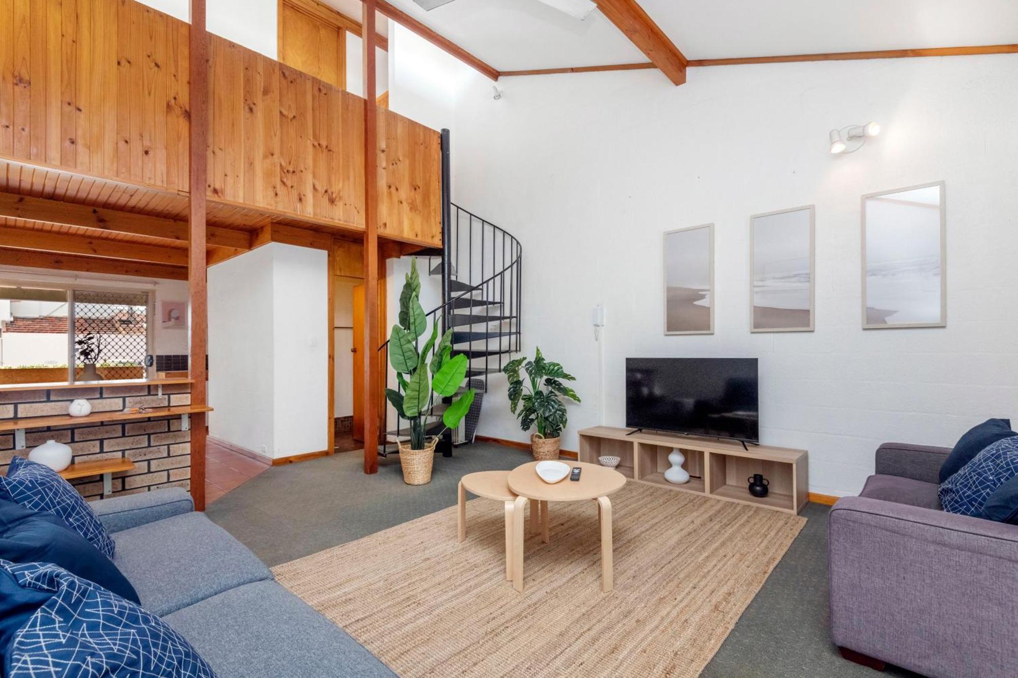 14 Cottesloe - Steps From - Sleeps 2 Apartment *