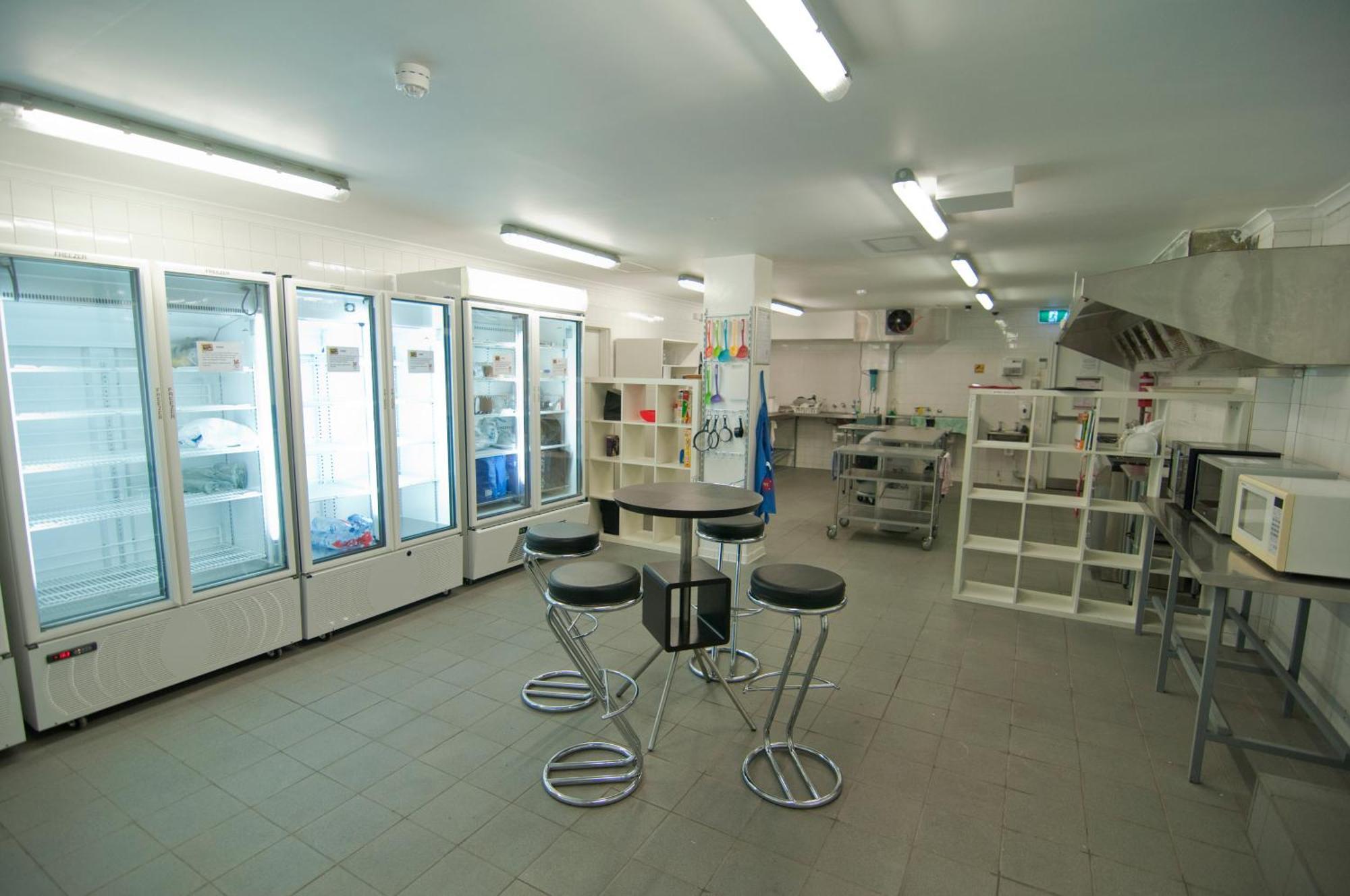 Kangaroo Hostel *
