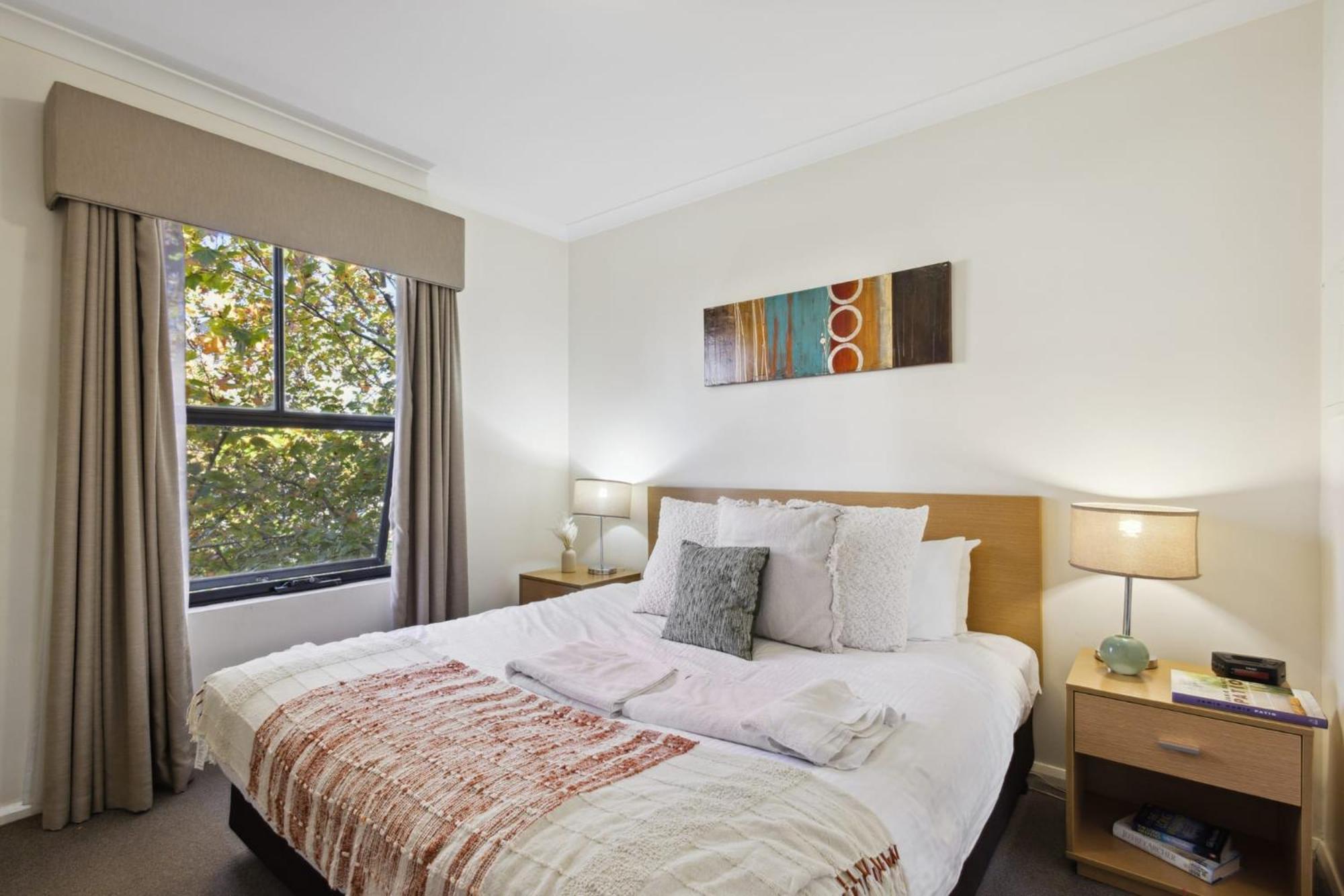 Urban Serenity 2 Bedroom With Stunning Views Apartment