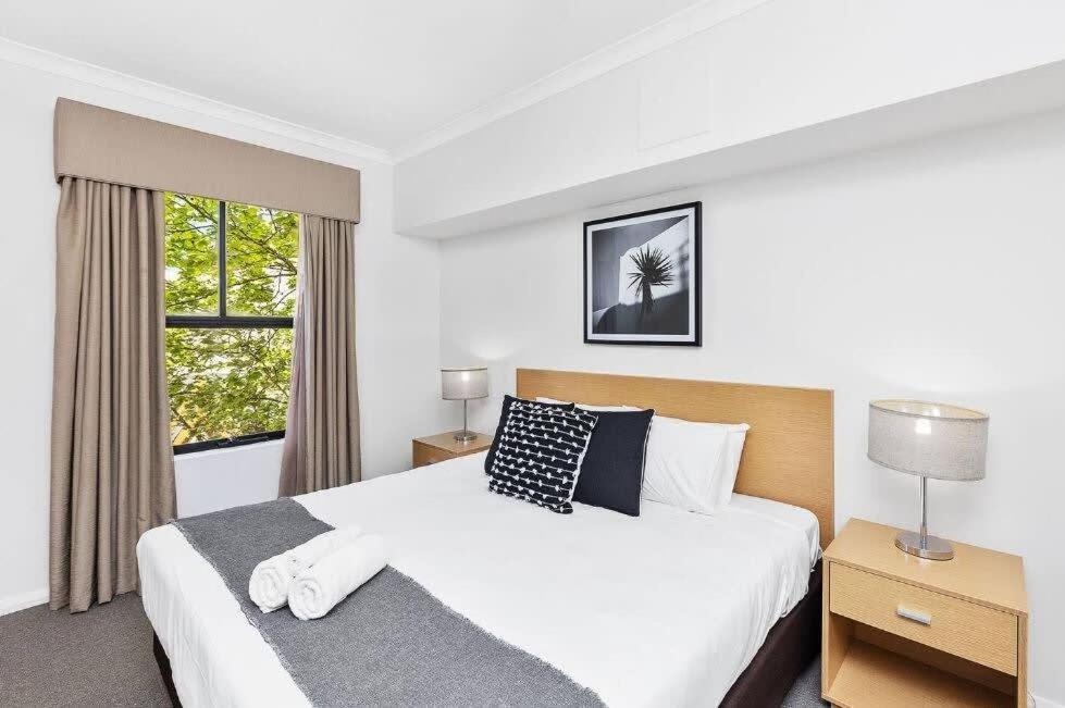 Apartment Executive - 2br 1ba W Parking