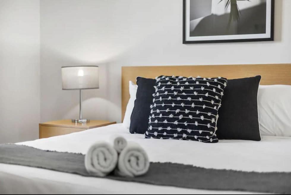 Executive - 2br 1ba W Parking Perth