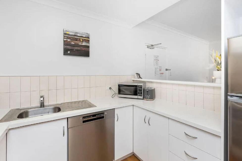 Executive - 2br 1ba W Parking Apartment