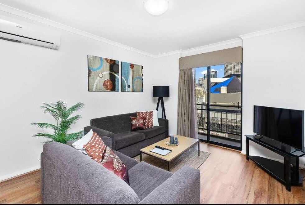Executive - 2br 1ba W Parking Apartment Perth