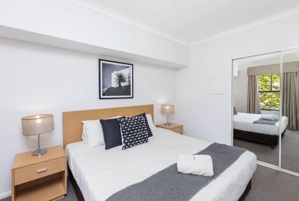 Apartment Executive - 2br 1ba W Parking