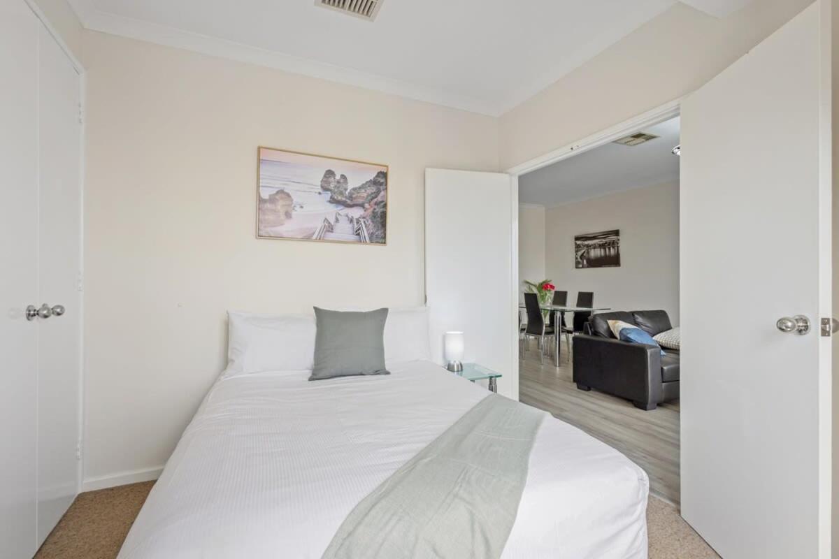 East With Free Wi-fi And Parking Apartment Perth