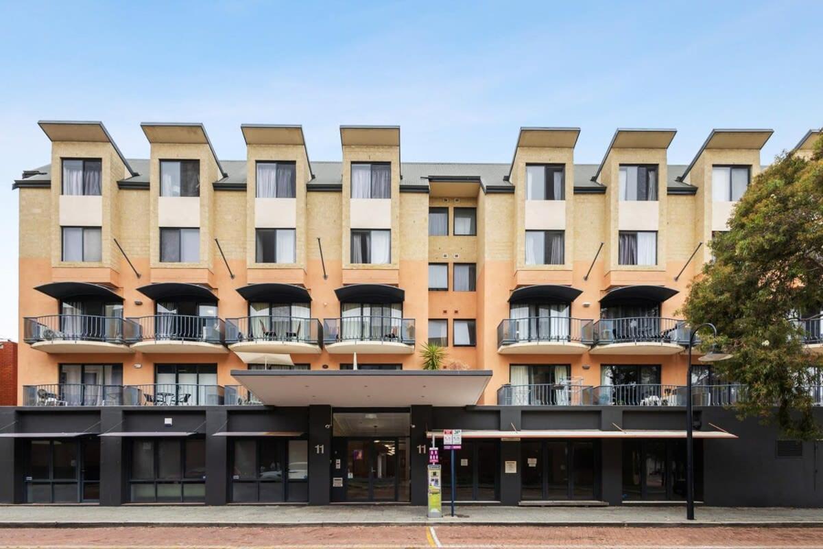 East With Free Wi-fi And Parking Apartment *
