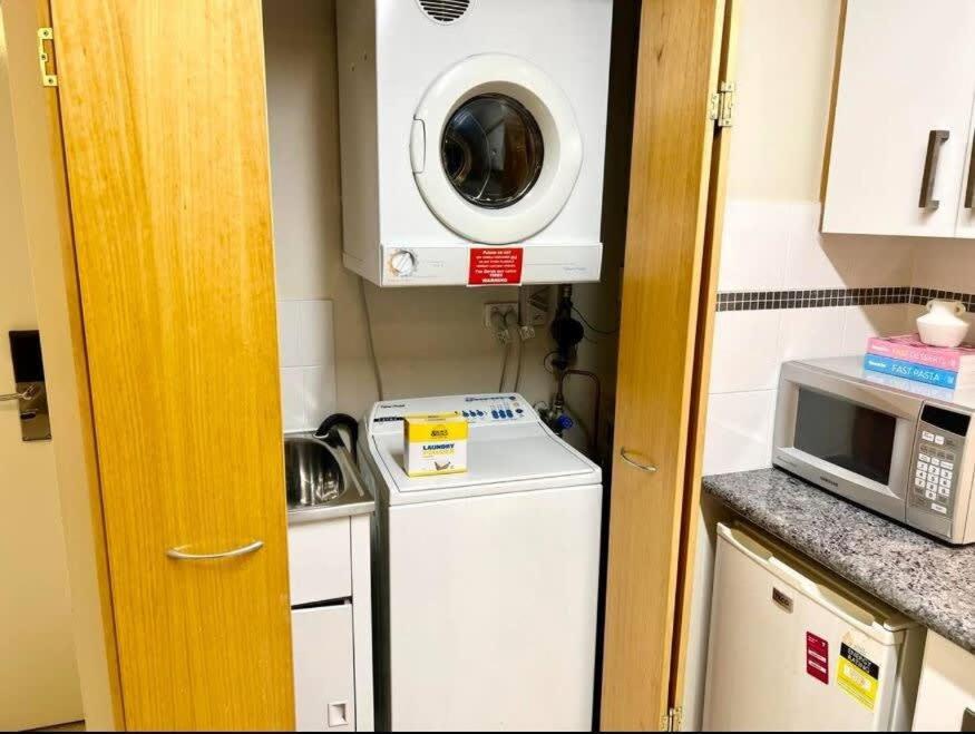 Prime Location 1 Bdr In Apartment Perth