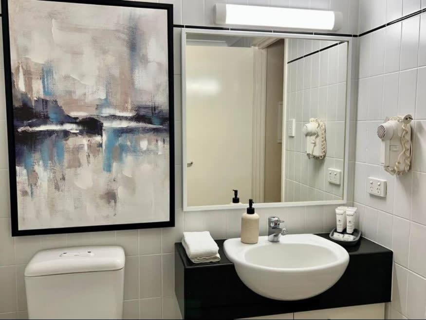 Prime Location 1 Bdr In Apartment *