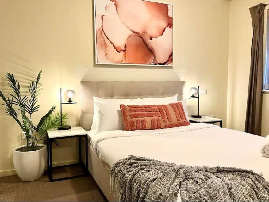 Prime Location 1 Bdr In Perth