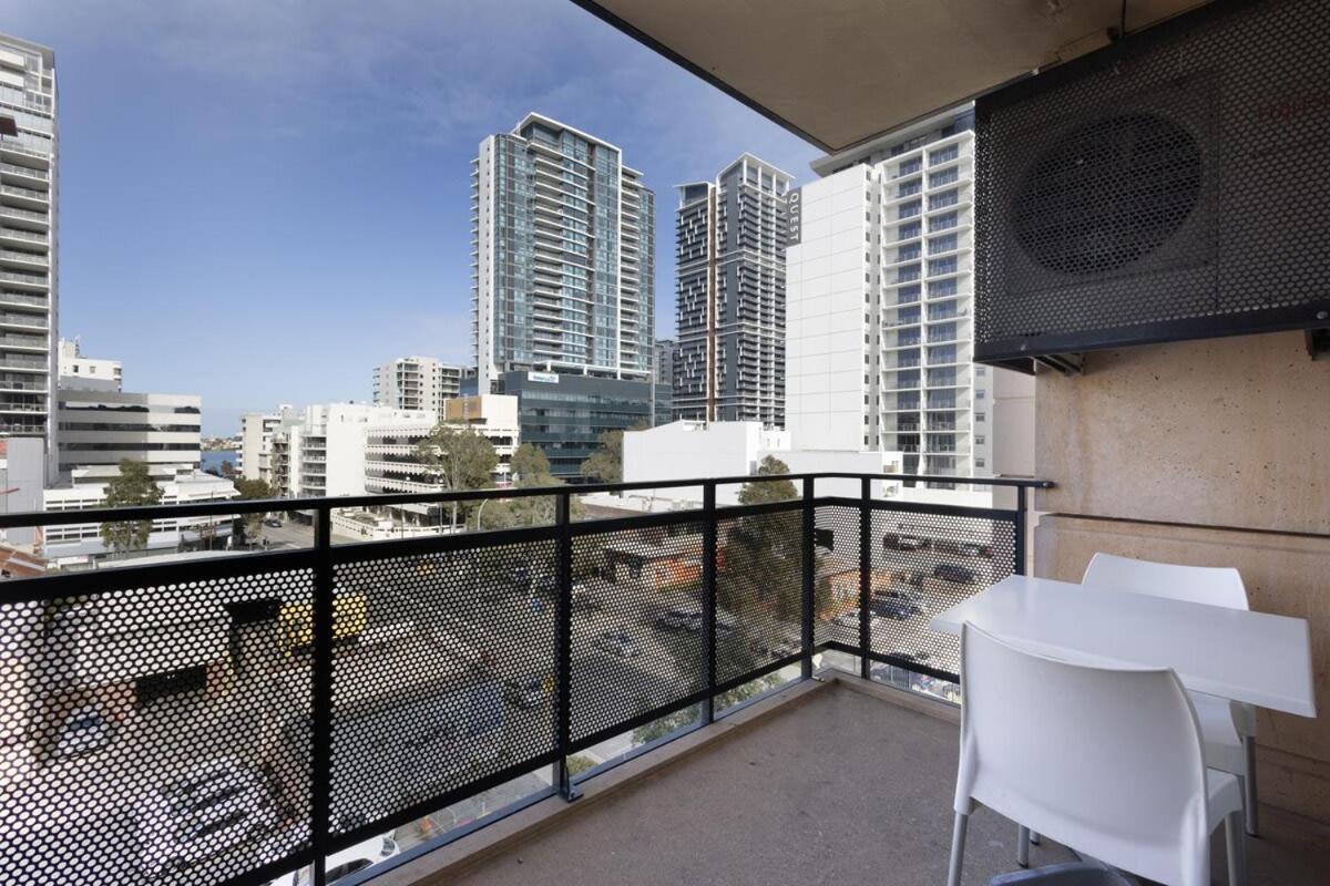 East Cbd Close To The Swan River