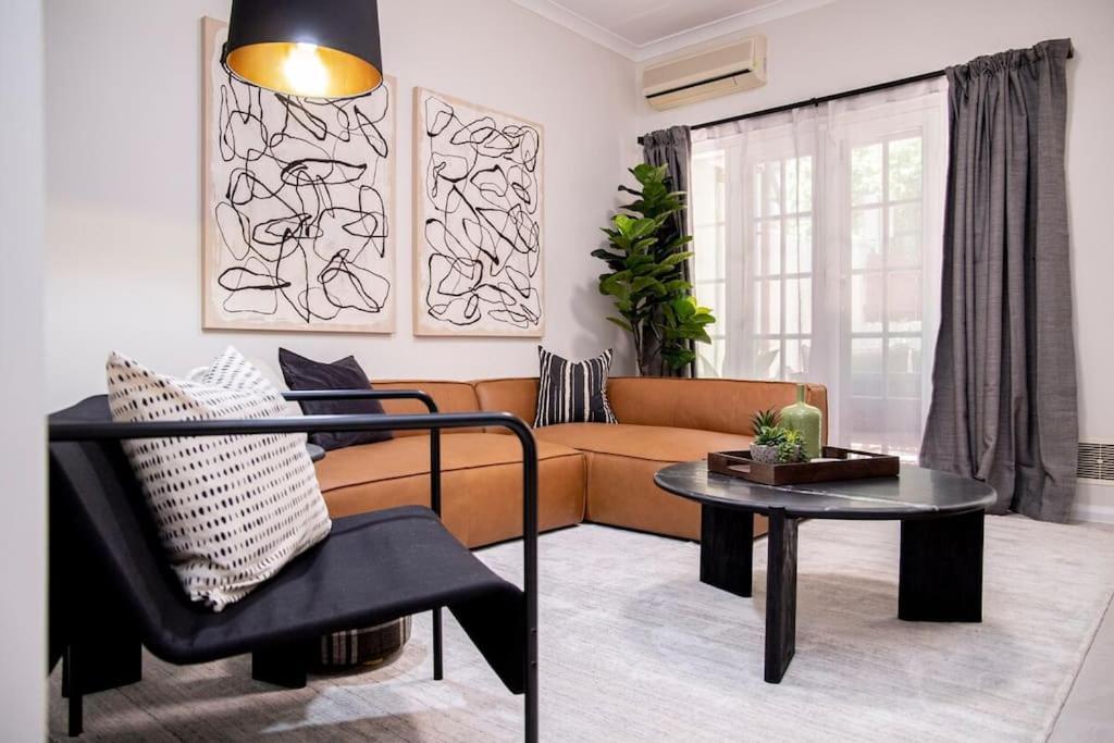 Stunning Northbridge Townhouse W Off St Parking Bahay bakasyunan Perth