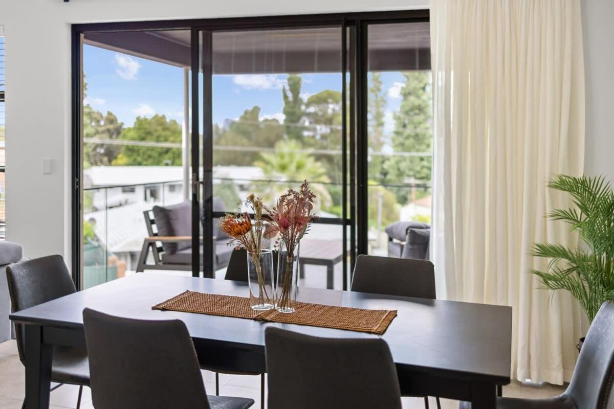 Holiday home First-class Townhouse W Free Parking And Wi-fi *