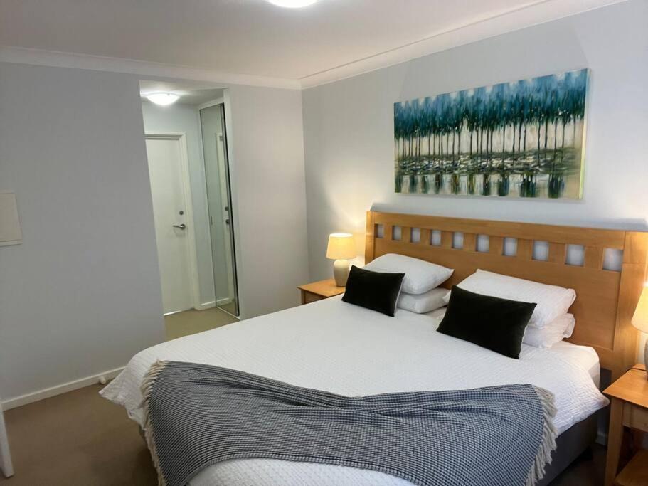 Escape Mounts Bay - Near Kings Park - Parking - Wifi *