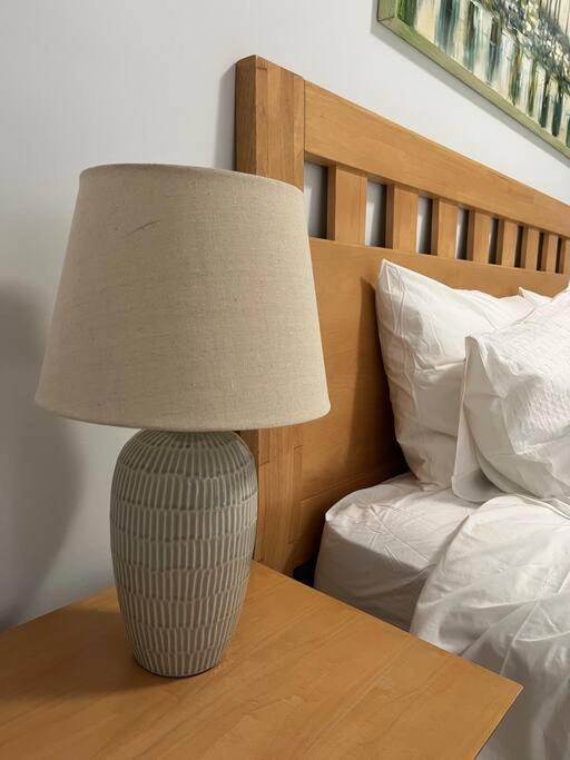 Escape Mounts Bay - Near Kings Park - Parking - Wifi Apartemen Perth