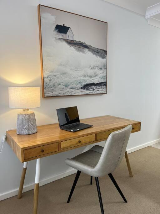 Escape Mounts Bay - Near Kings Park - Parking - Wifi Perth